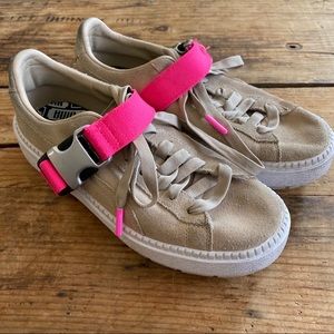 Puma 7.5 Pink Tan Suede Buckle Creeper Sneakers